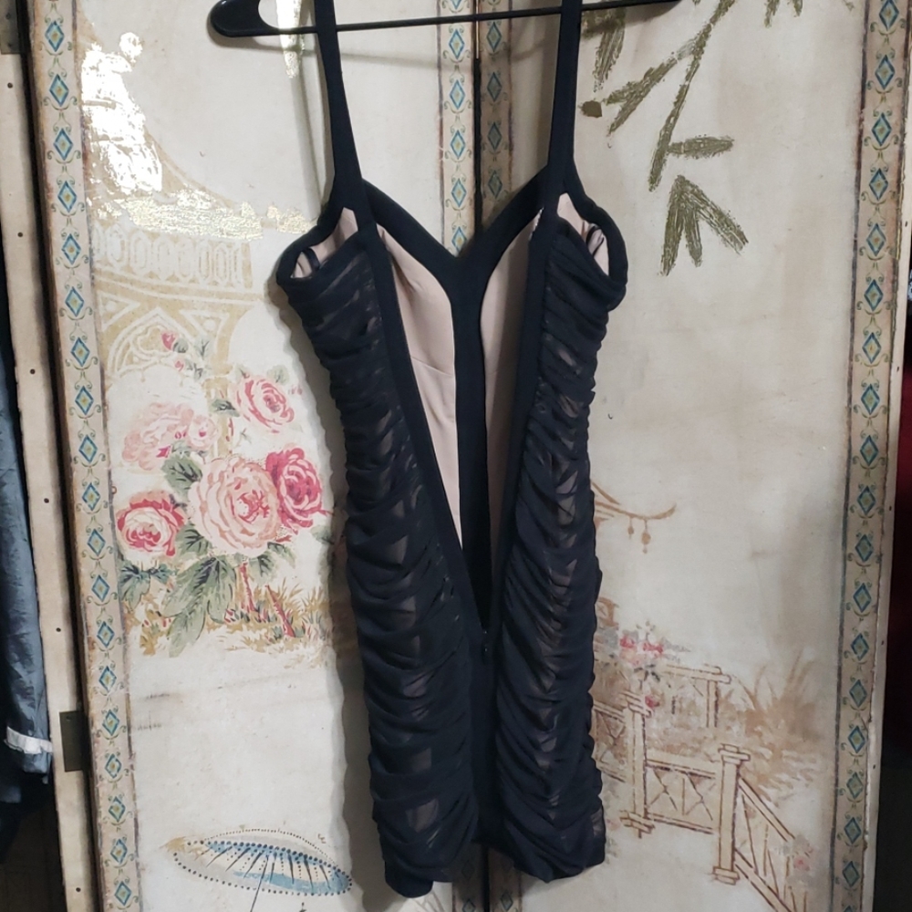Womens bodycon little black dress. - Picture 5 of 8